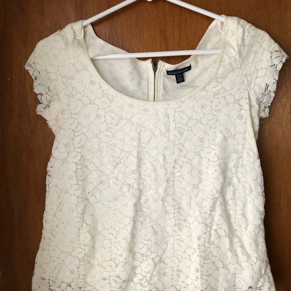 White Lace Top - Off or on shoulder! Size XS/S - Picture 5 of 8